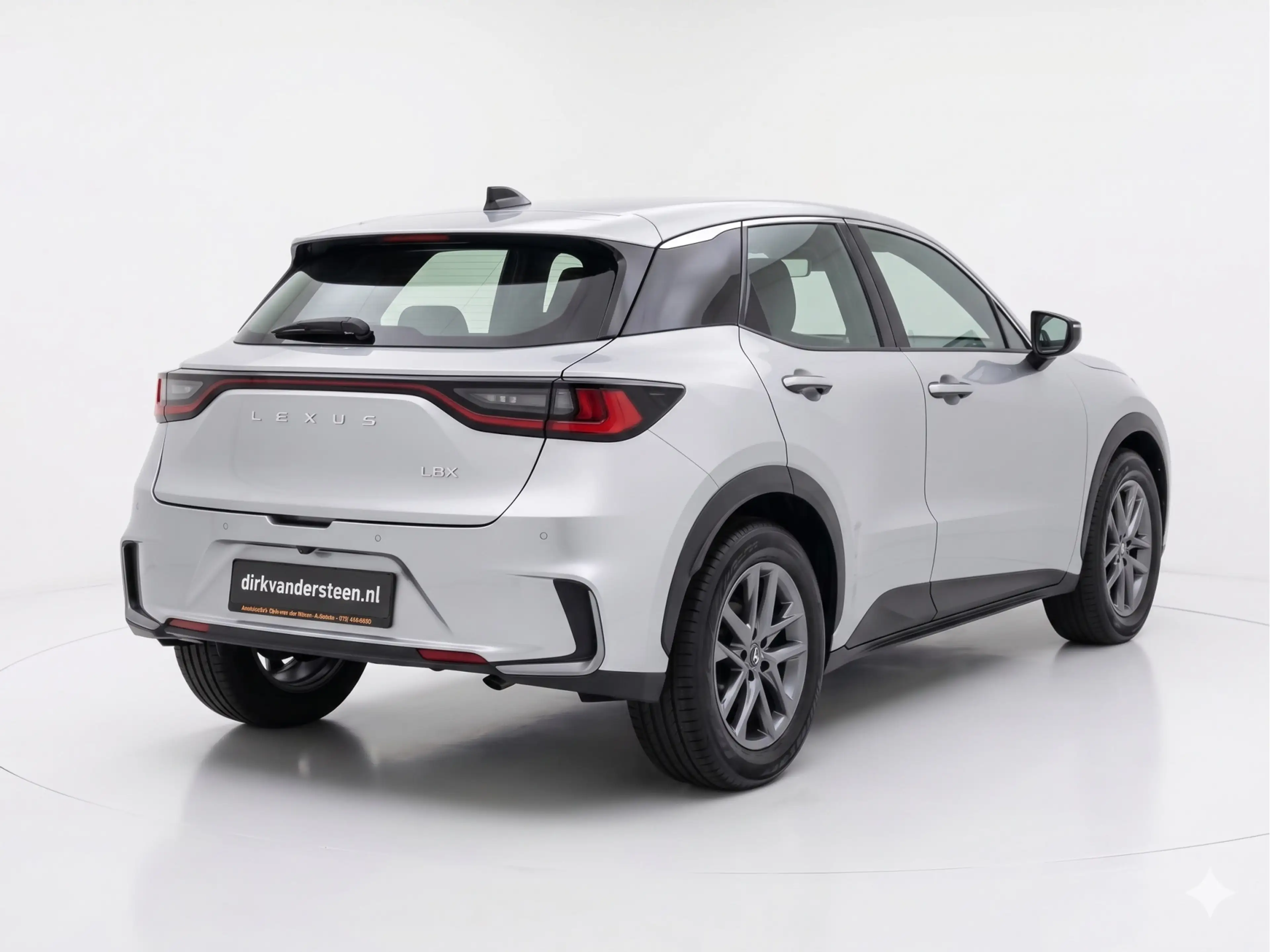 Lexus LBX 2WD | Achteruitrijcamera | Apple Carplay/Android A — photo 2