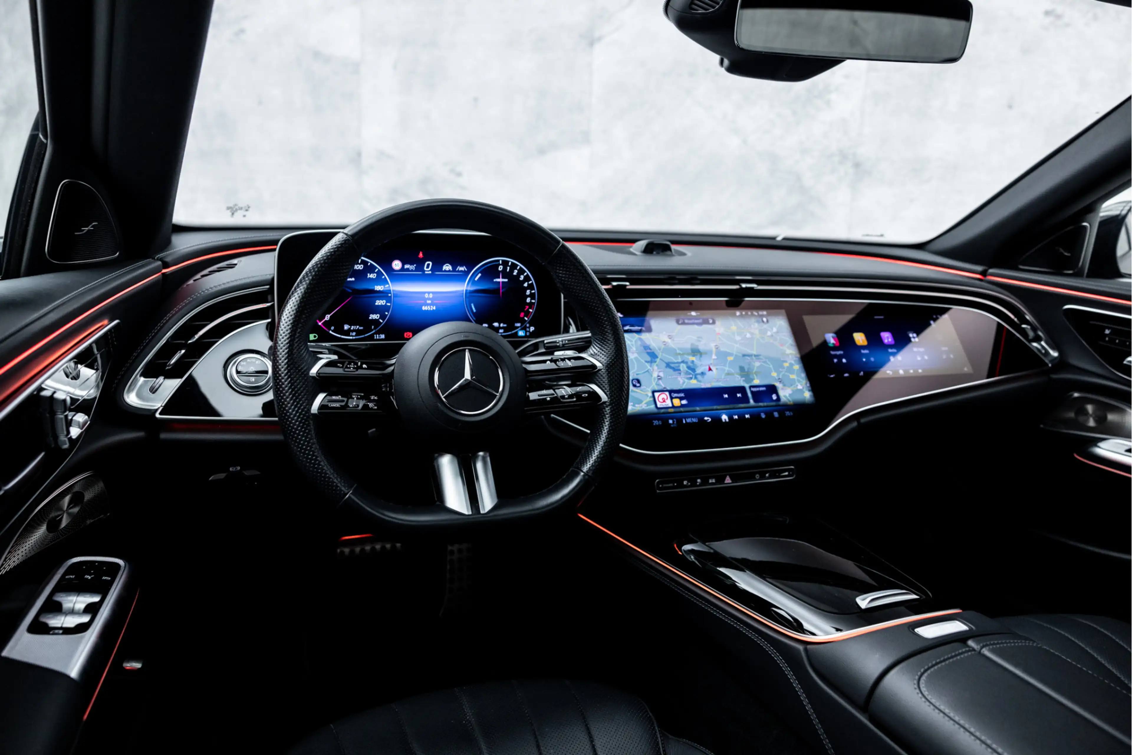 Mercedes-Benz E 400 e 4MATIC AMG Line | Pano | Hyperscreen | Stoelvent — photo 15
