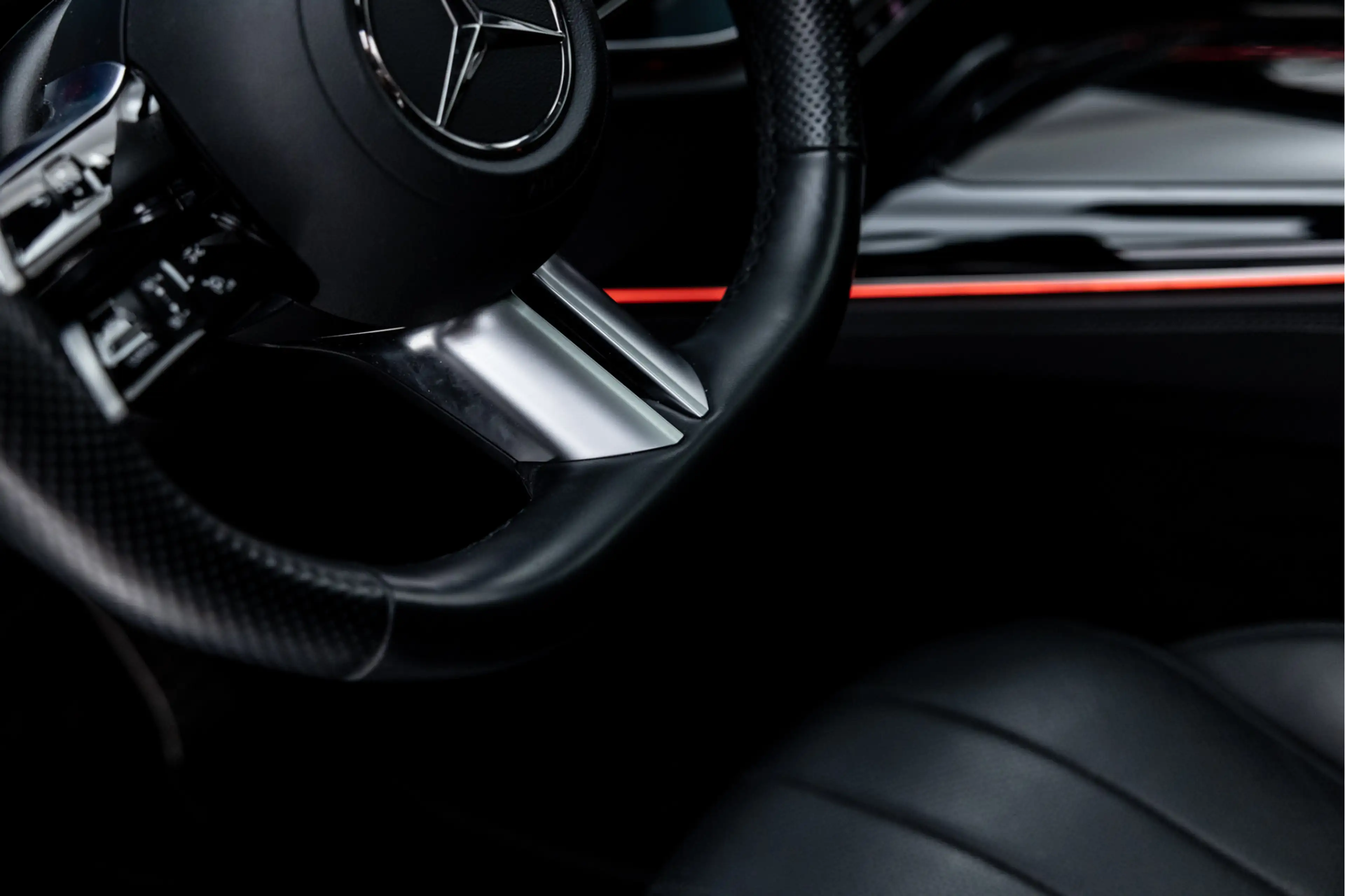 Mercedes-Benz E 400 e 4MATIC AMG Line | Pano | Hyperscreen | Stoelvent — photo 25