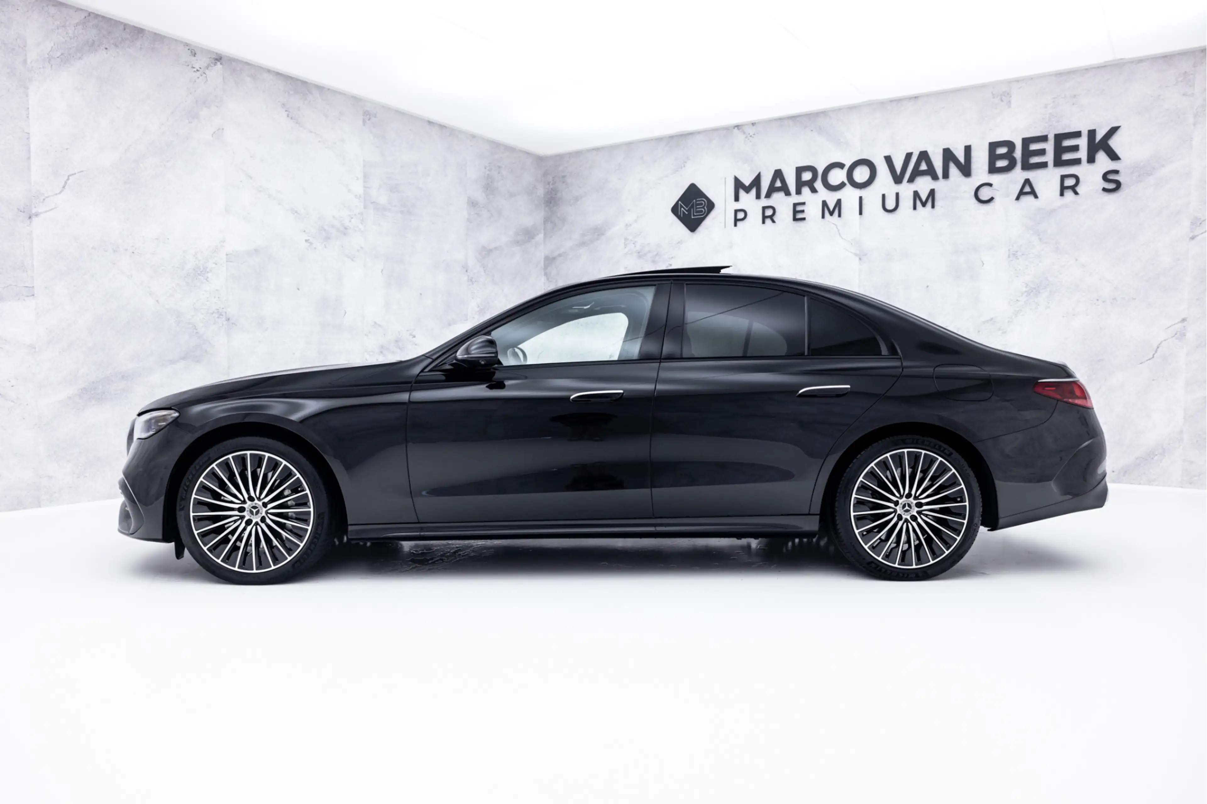 Mercedes-Benz E 400 e 4MATIC AMG Line | Pano | Hyperscreen | Stoelvent — photo 5
