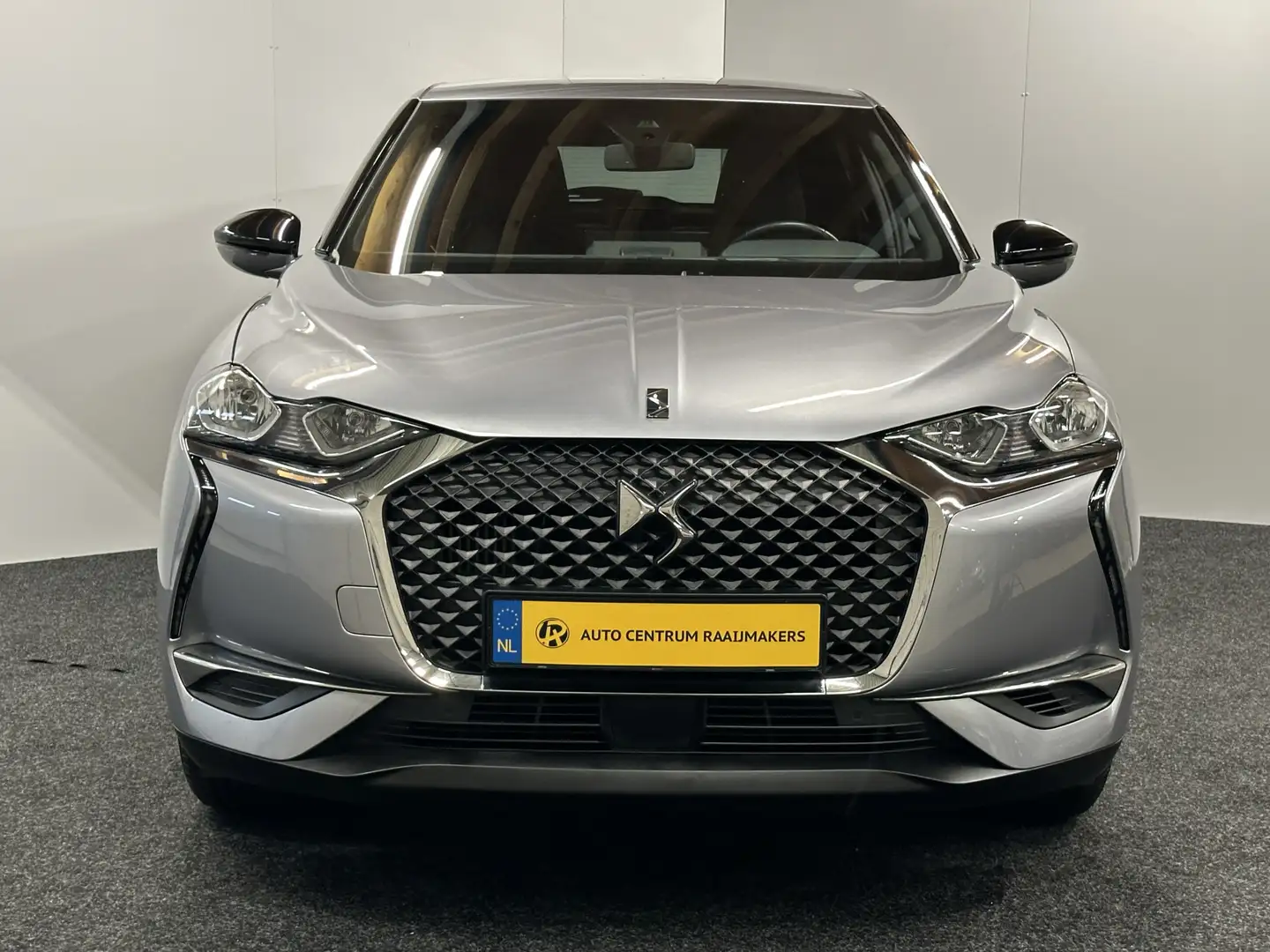 DS Automobiles DS 3 Crossback 1.2 PURE TECH LOUVRE CRUISE CONTROL NAVIGATIE APPL Grigio - 2