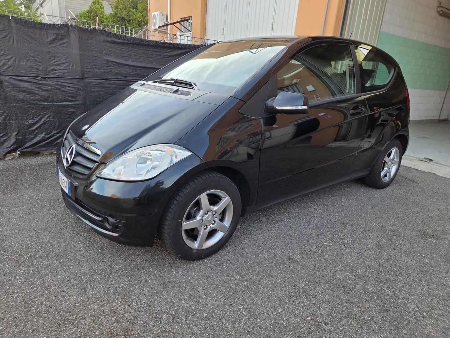 Mercedes-Benz A 150 Elegance neo patentati unico proprietario Negro - 1
