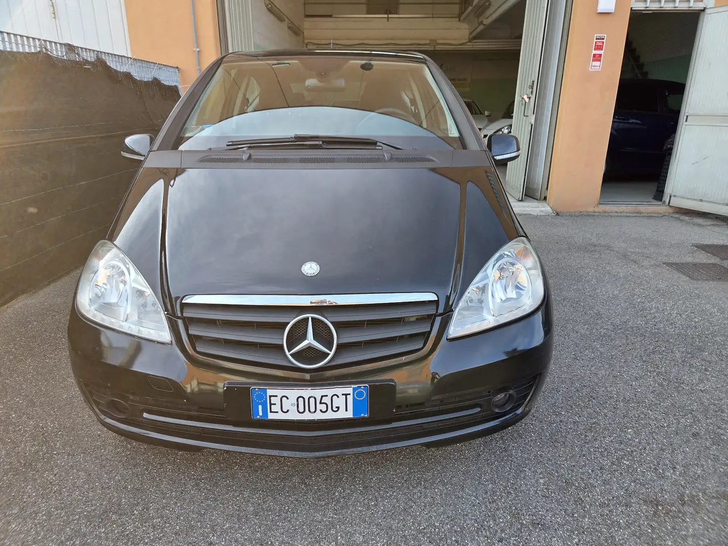 Mercedes-Benz A 150 Elegance neo patentati unico proprietario Negro - 2