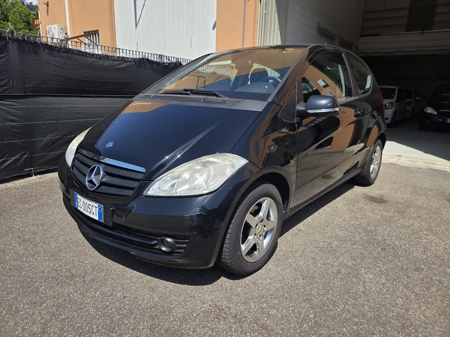 Mercedes-Benz A 150 Elegance neo patentati unico proprietario Nero - 1