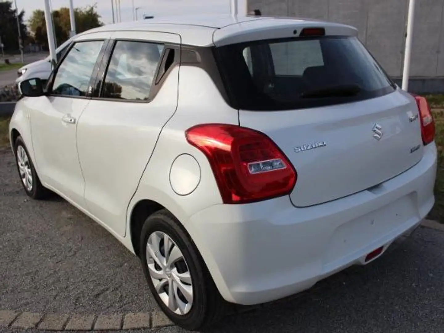 Suzuki Swift 1,2 Hybrid DualJet Clear LED Weiß - 2