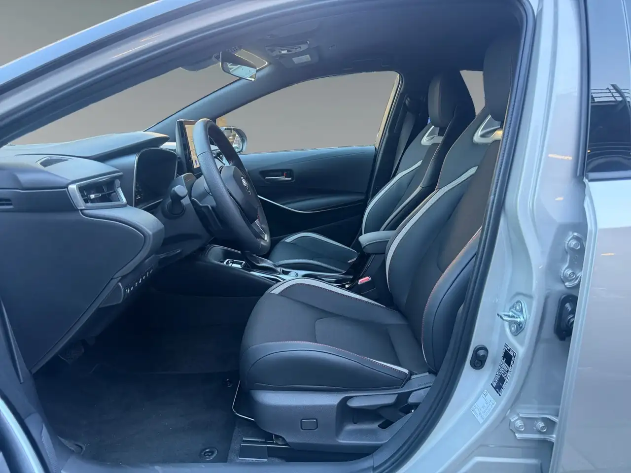 Toyota Corolla TS GR Sport +1,99%! +Sportsitze +18 Alu 9