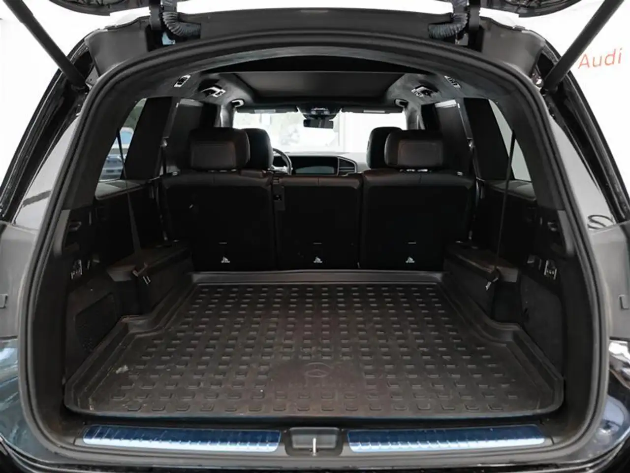 Mercedes-Benz GLS photo Mercedes-Benz GLS