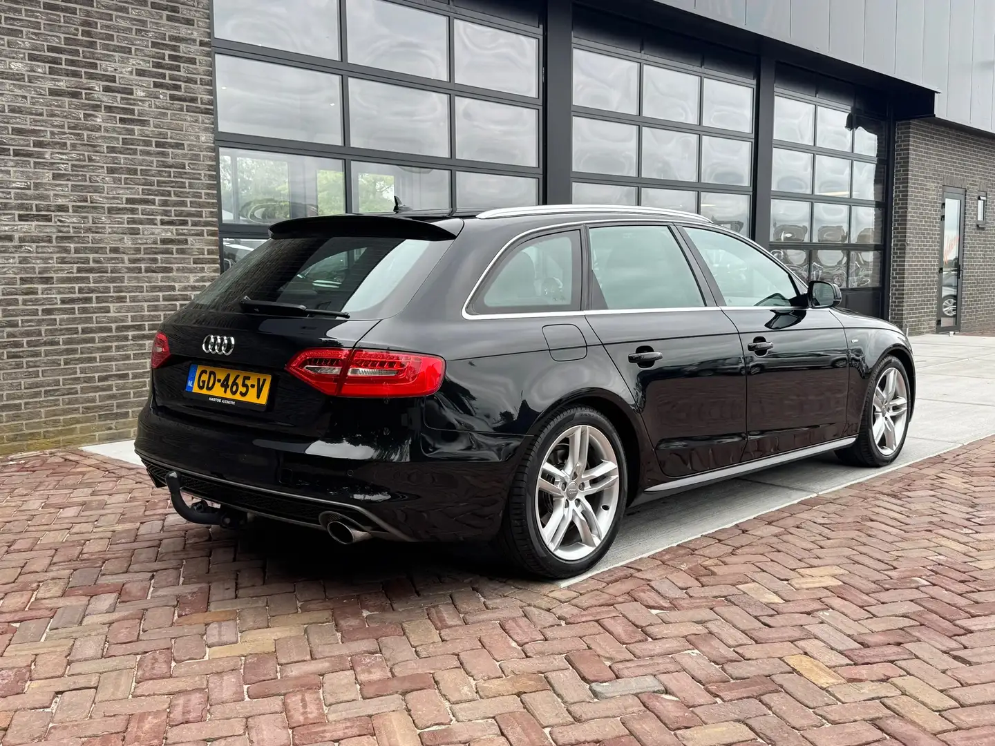 Audi A4 Avant 1.8 TFSI S Edition | S-line | 1/2 Leer | Nav Zwart - 2