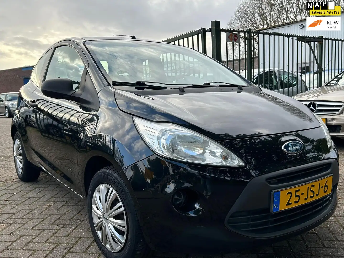 Ford Ka/Ka+ 1.2 Trend Lage km org nl auto elektrische ramen cv Noir - 1