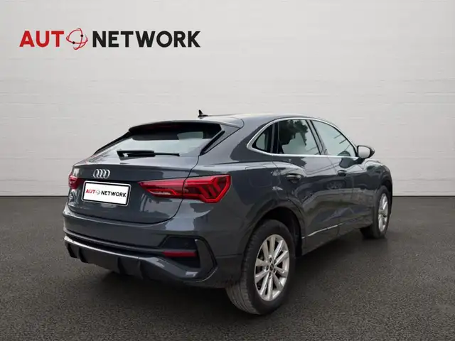 Audi Q3 view 4