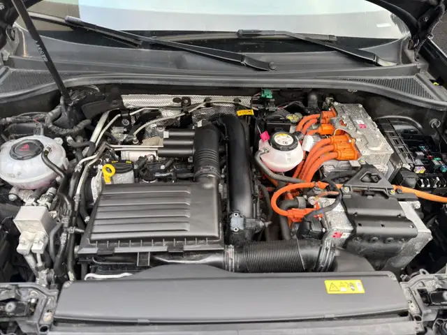 Audi Q3 view 11