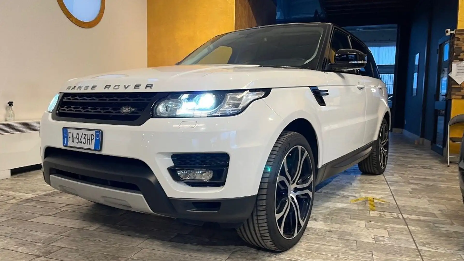 Land Rover Range Rover Sport 3.0 SDV6 HSE Dynamic - PERFETTO Blanc - 1