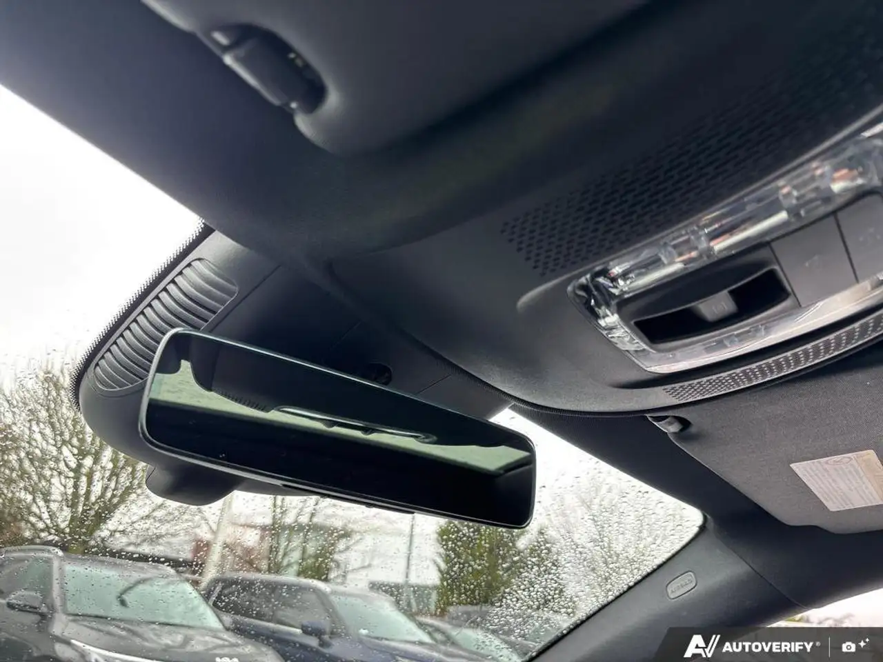 Mercedes-Benz CLA снимка Mercedes-Benz CLA