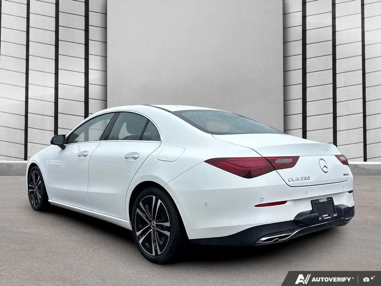 Mercedes-Benz CLA снимка Mercedes-Benz CLA