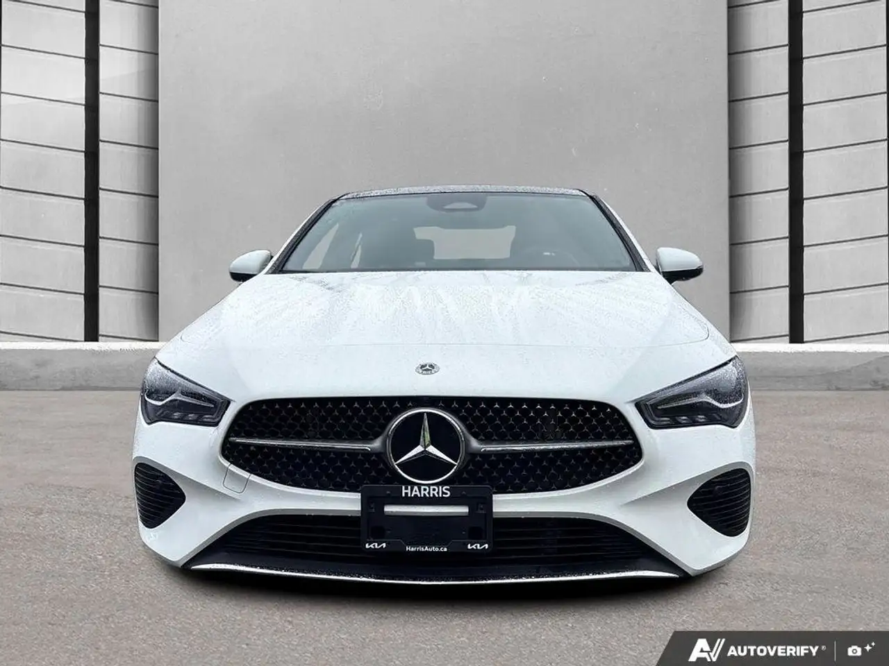Mercedes-Benz CLA снимка Mercedes-Benz CLA