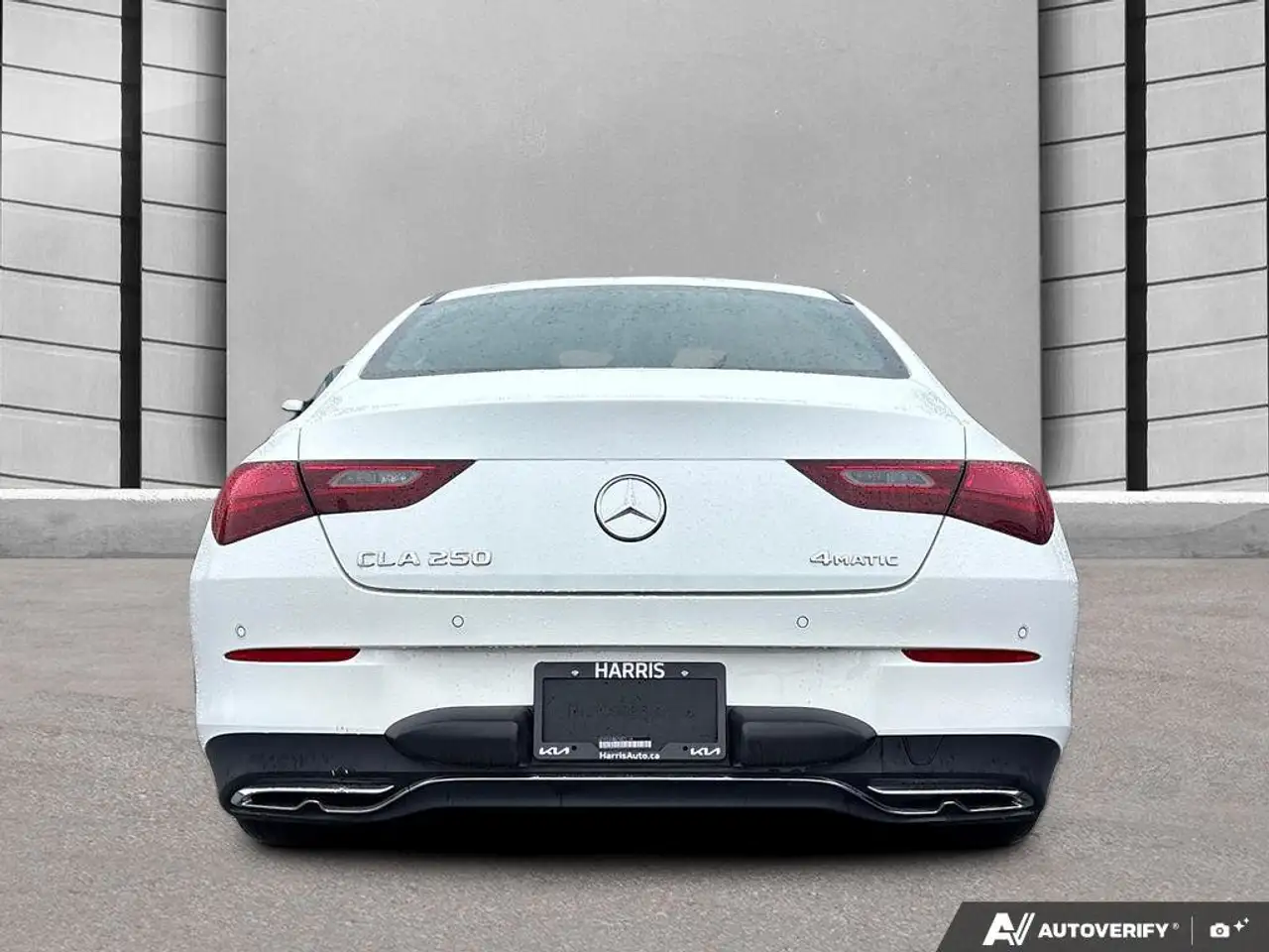 Mercedes-Benz CLA снимка Mercedes-Benz CLA