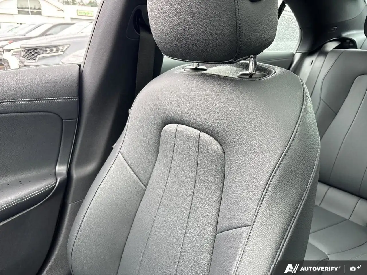 Mercedes-Benz CLA снимка Mercedes-Benz CLA