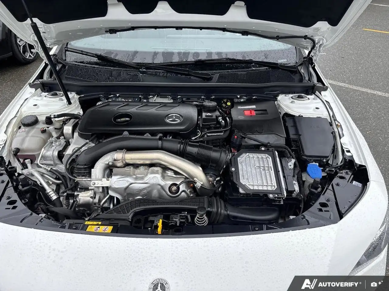 Mercedes-Benz CLA снимка Mercedes-Benz CLA