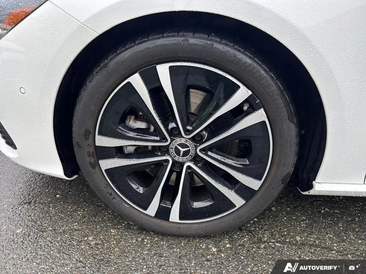 Mercedes-Benz CLA снимка Mercedes-Benz CLA