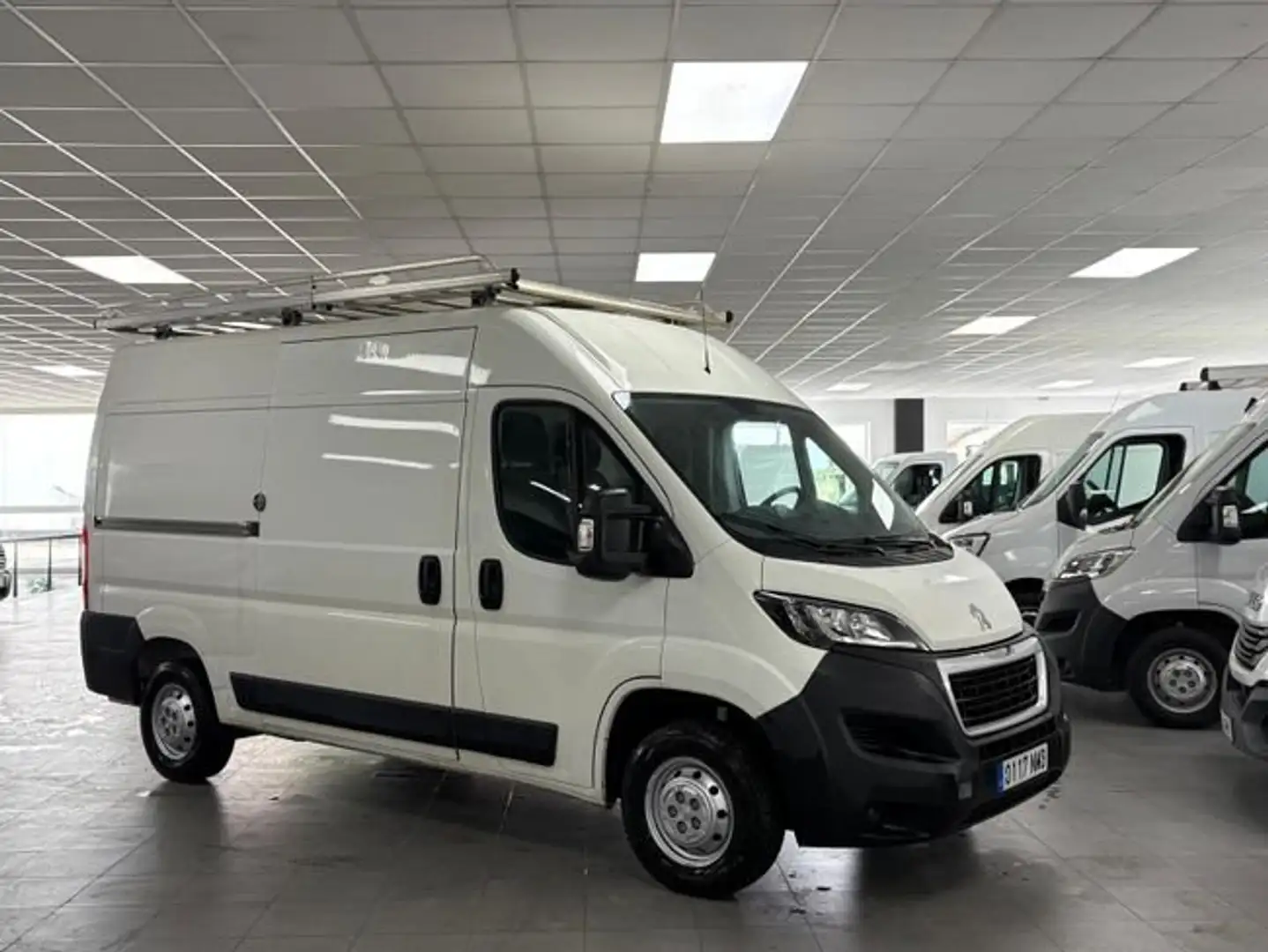 Peugeot Boxer 2.2 BlueHDi L2H2 Premium S&S Blanco - 2