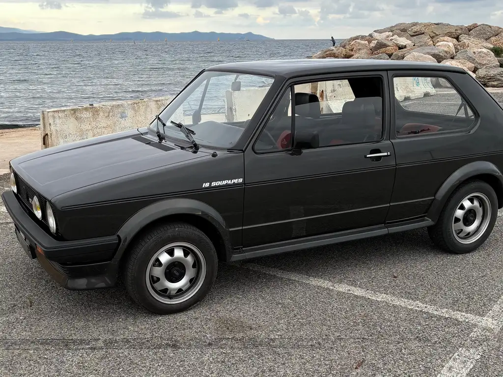 Volkswagen Golf GTI 1982 из Европы — купить под ключ