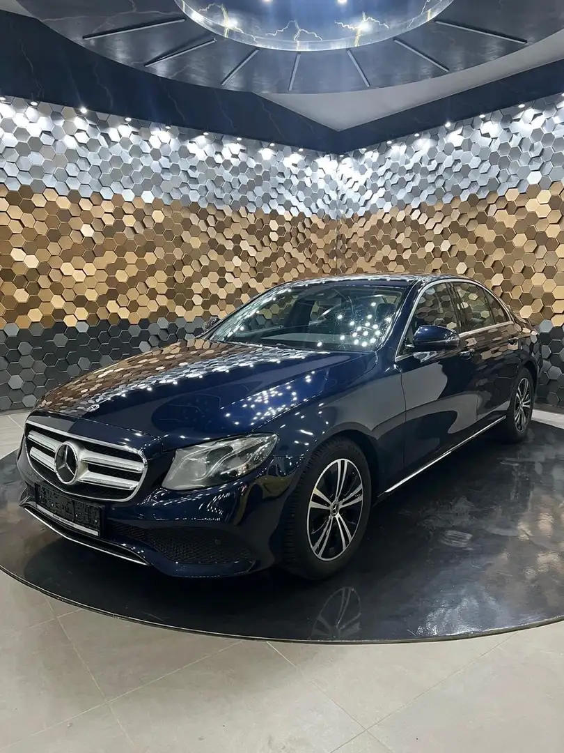 Mercedes-Benz E 300 /Widescreen/Burmester/Distronic/ Bleu - 1