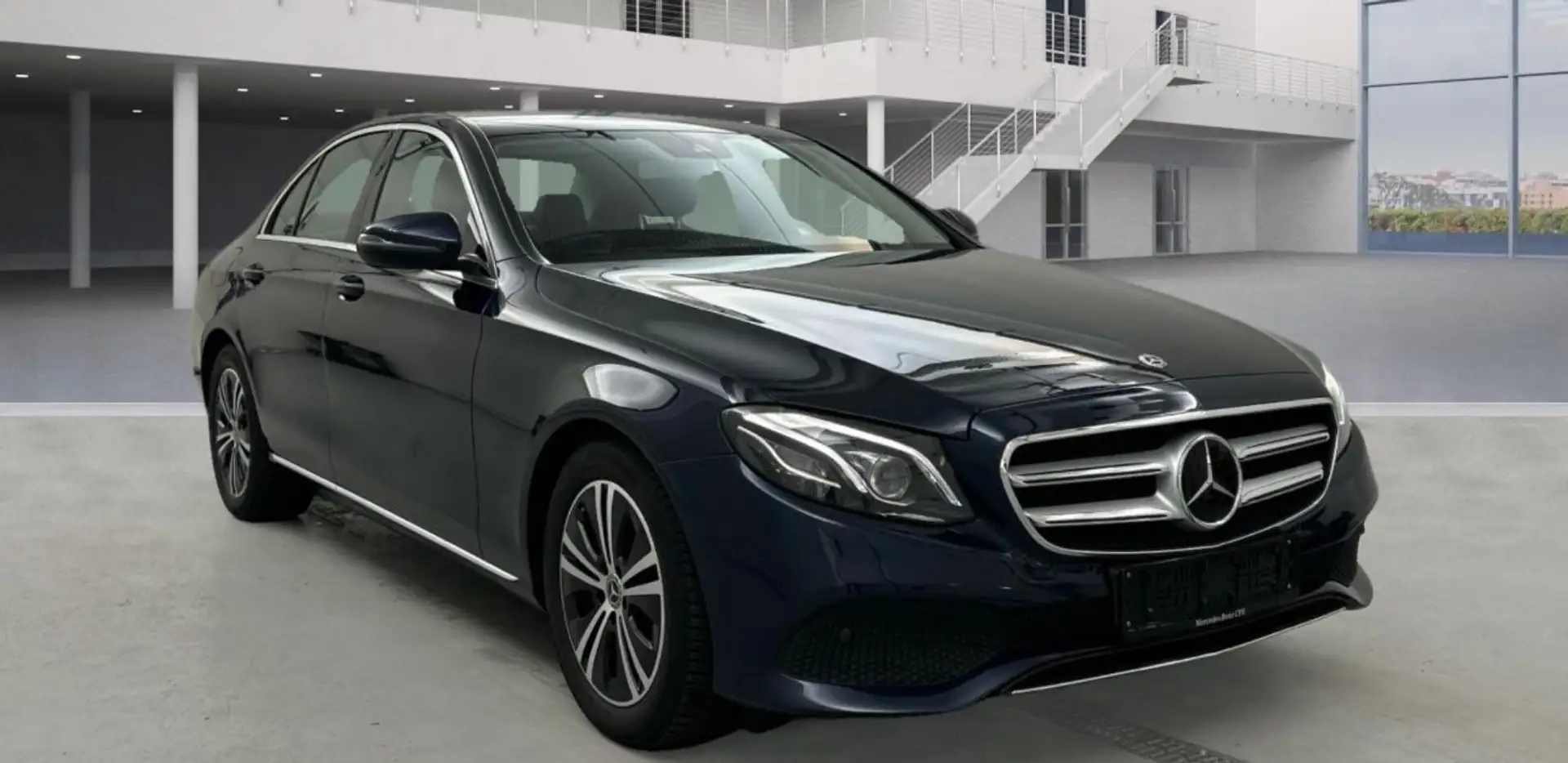 Mercedes-Benz E 300 /Widescreen/Burmester/Distronic/ Bleu - 2