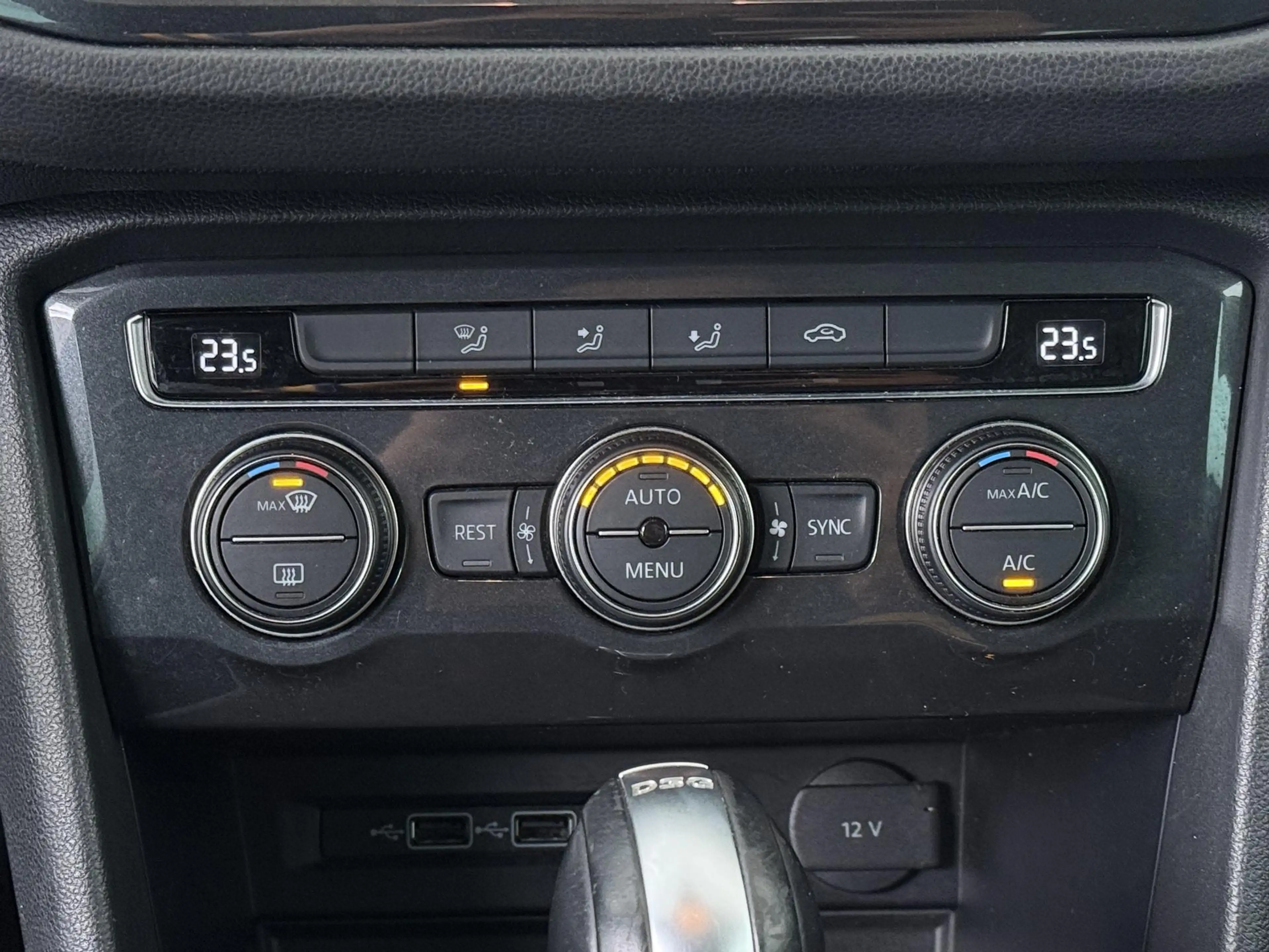 Volkswagen Tiguan 1.5 TSI ACT Comfortline Business - Navigatie - Cli — photo 19
