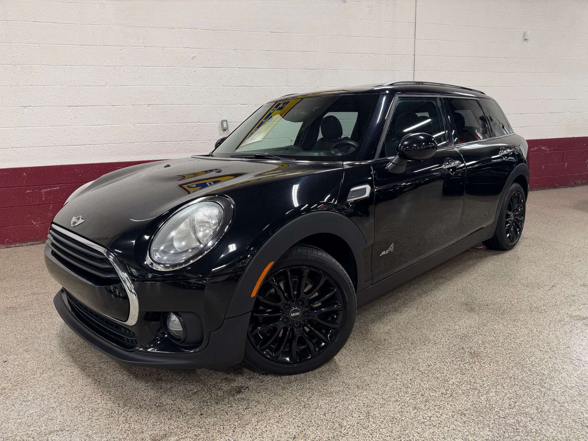 2017 MINI Clubman ALL4|HEADS UP DISPLAY - PANO-ROOF - SPORT SEATS w/