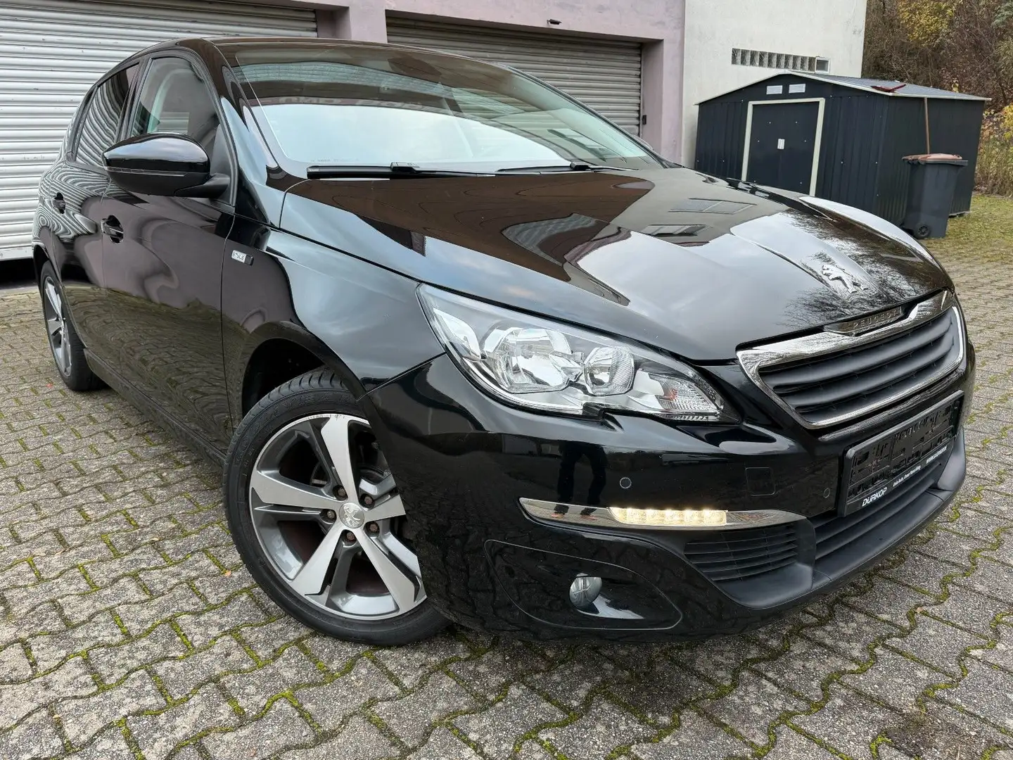 Peugeot 308 Style-Panorama-NUR 81TKM-Kamera-Gepflegt Schwarz - 1