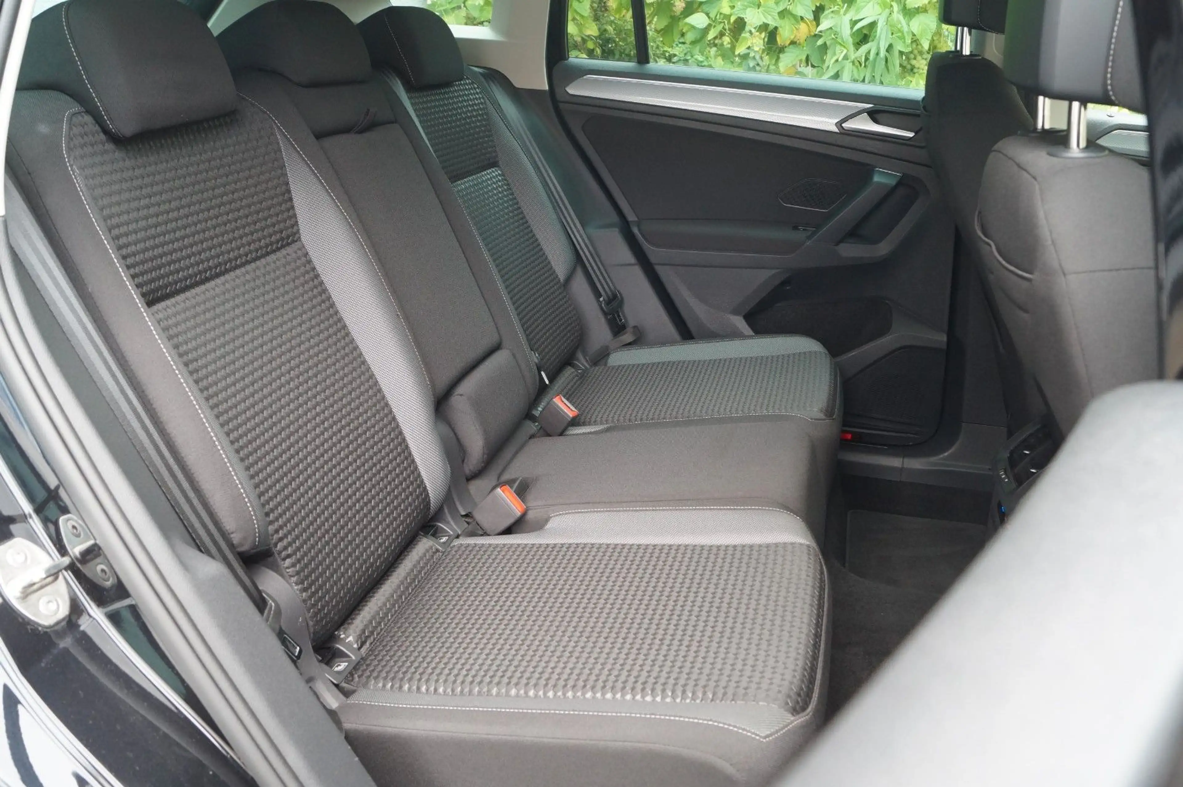 Volkswagen Tiguan Active +Navi+Sitzhzg.+LED+ACC+ — photo 6