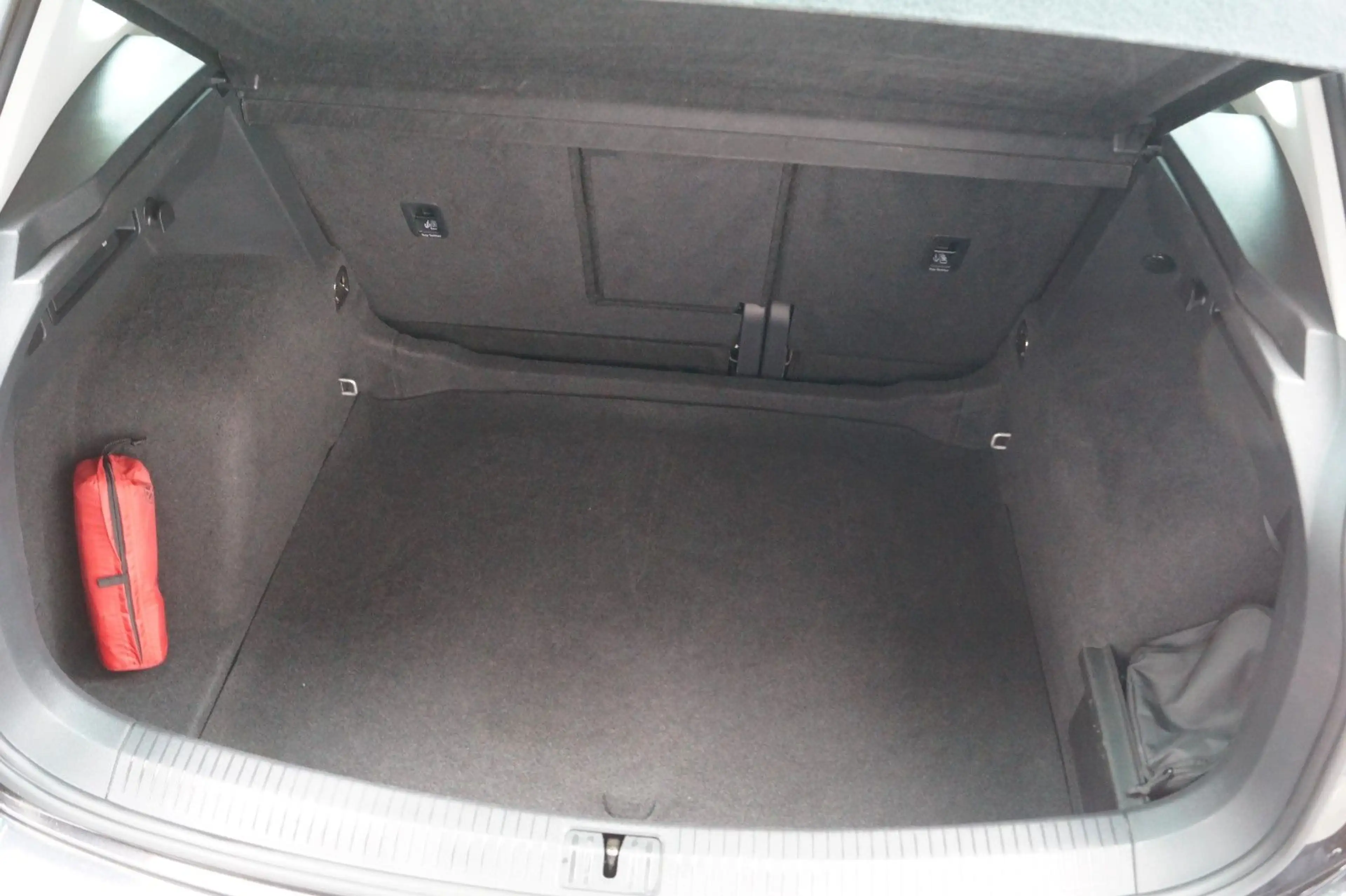 Volkswagen Tiguan Active +Navi+Sitzhzg.+LED+ACC+ — photo 18