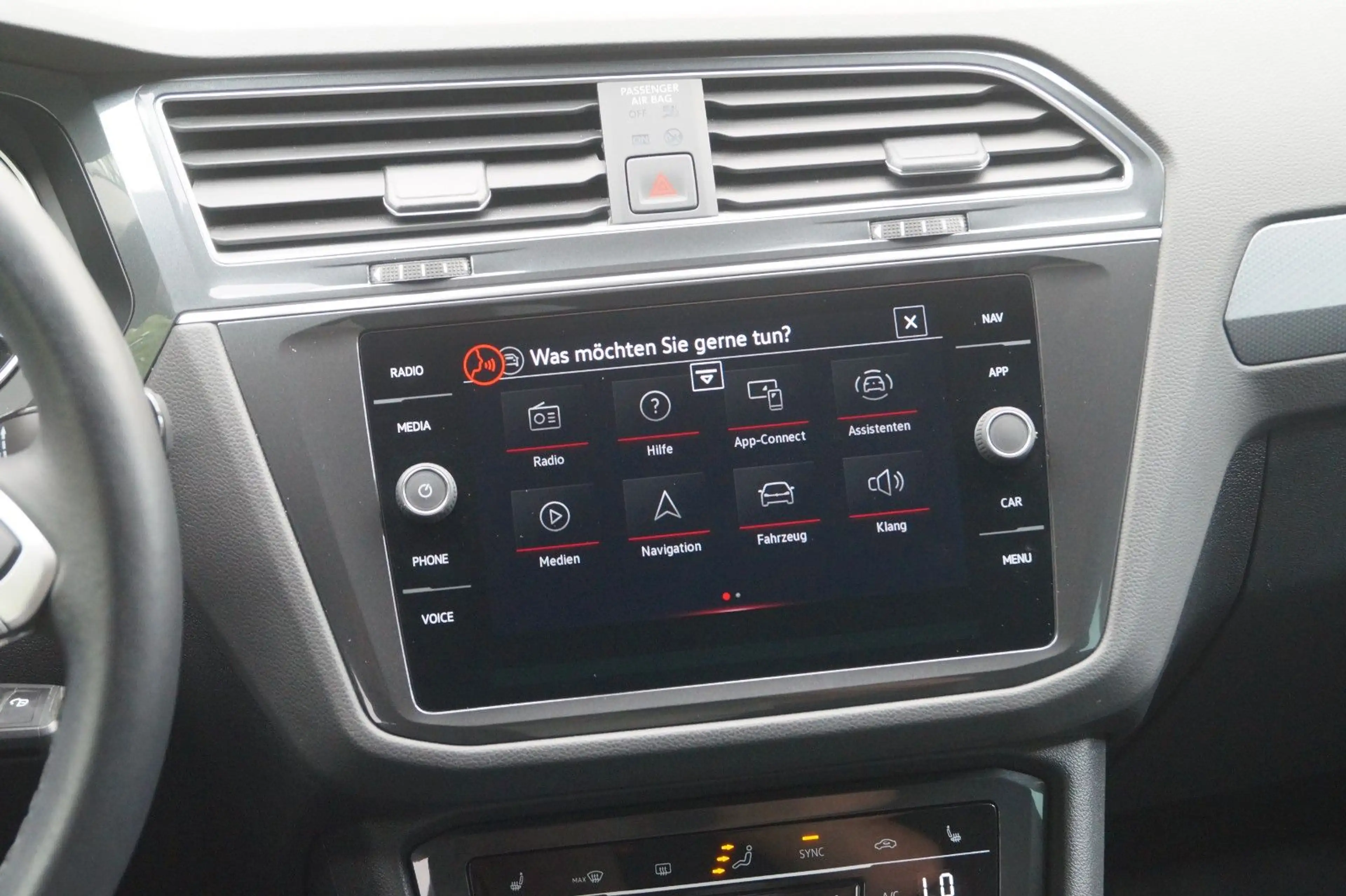 Volkswagen Tiguan Active +Navi+Sitzhzg.+LED+ACC+ — photo 10