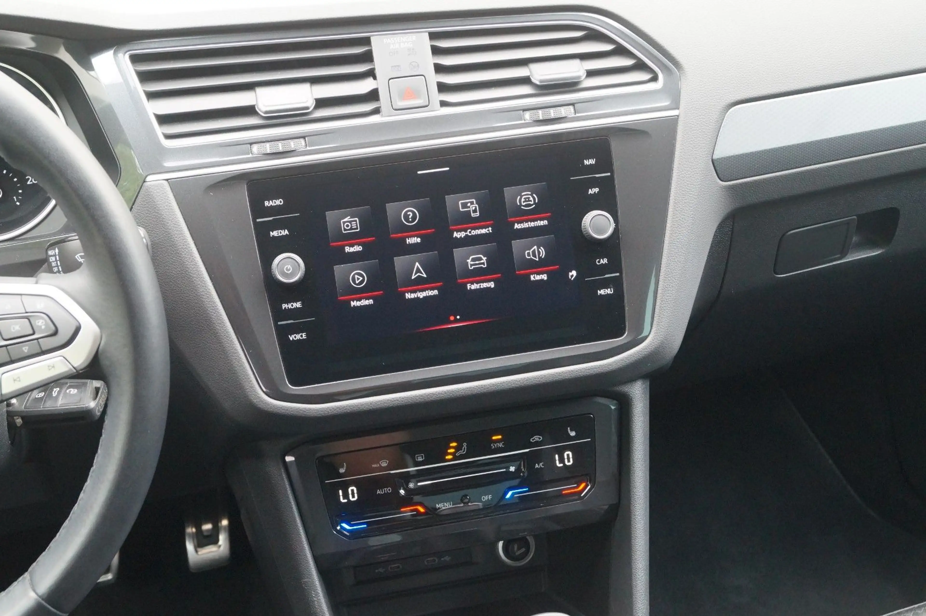Volkswagen Tiguan Active +Navi+Sitzhzg.+LED+ACC+ — photo 7