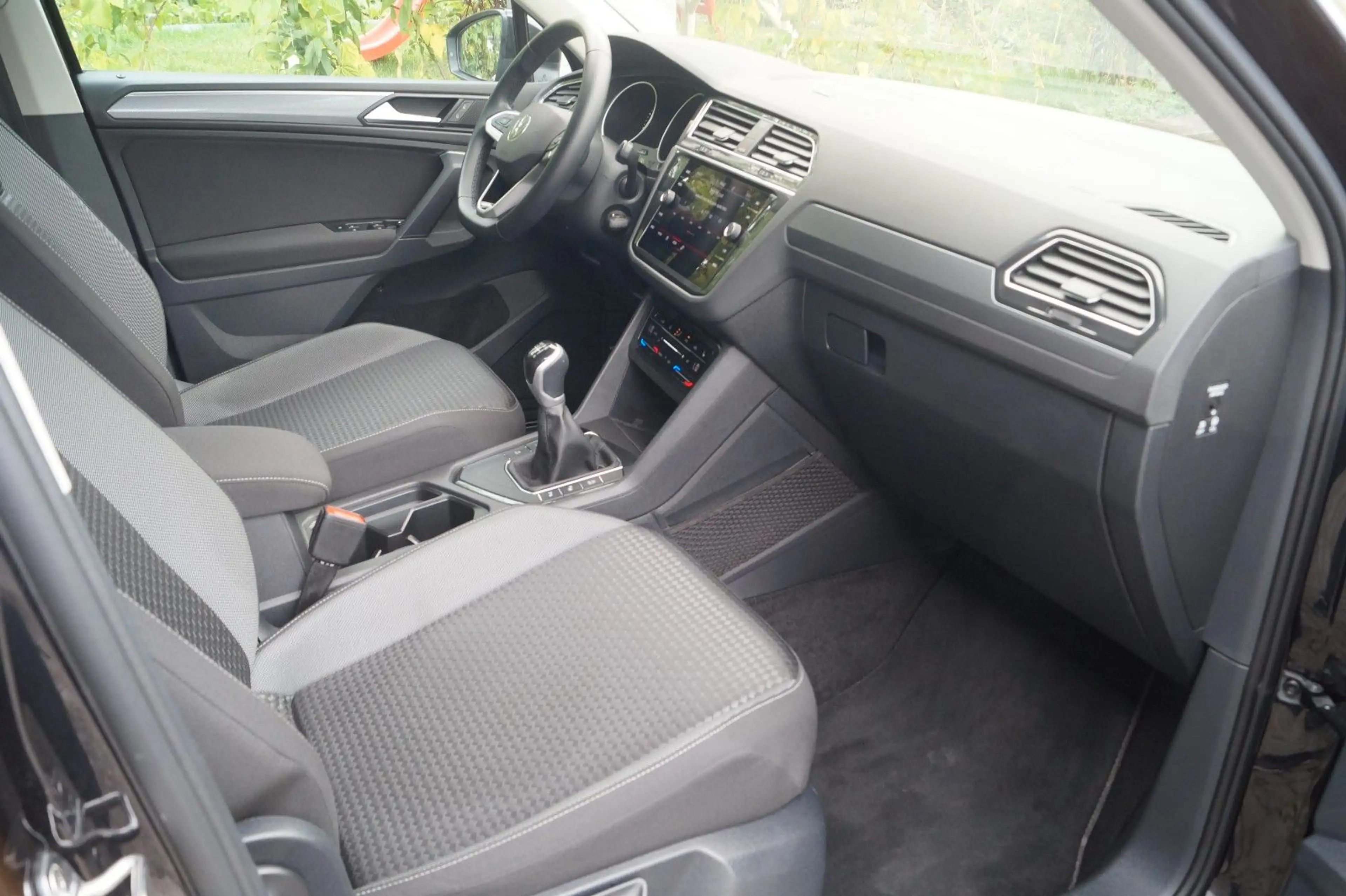 Volkswagen Tiguan Active +Navi+Sitzhzg.+LED+ACC+ — photo 14