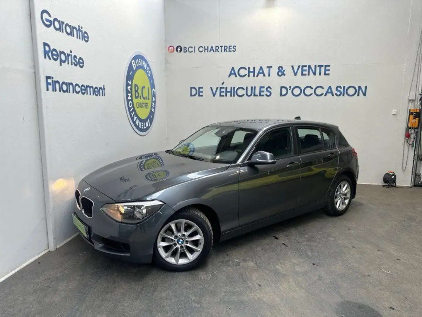 BMW 118 (F21/F20) 118IA 170CH LOUNGE 5P Szary - 1