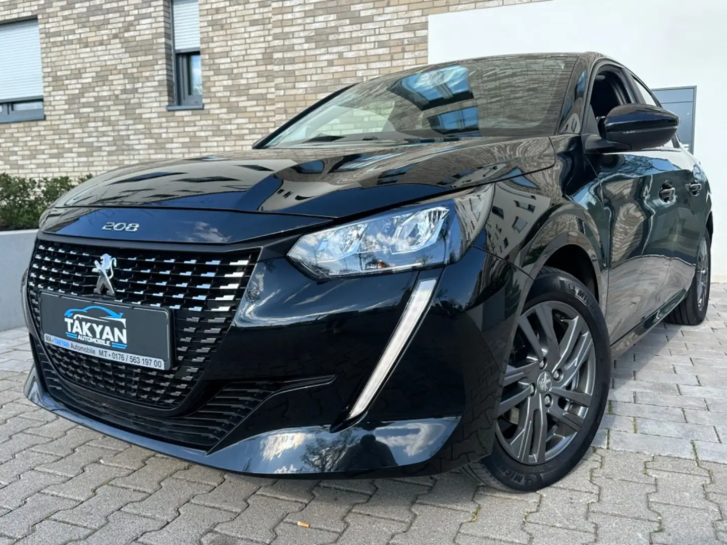 Peugeot 208 Active Pack*1.Hand*49 tkm*neue Inspektion* Schwarz - 1