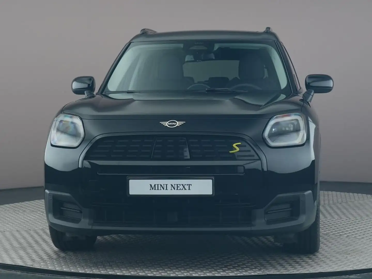MINI Countryman SE All4 Classic M Plus 66.5 kWh Schwarz - 2