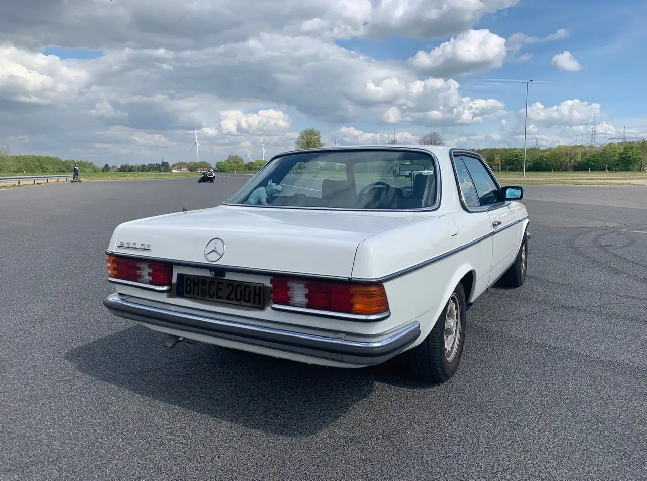 Mercedes-Benz CE 230 C123 Coupe W123 CE 230, foto 2