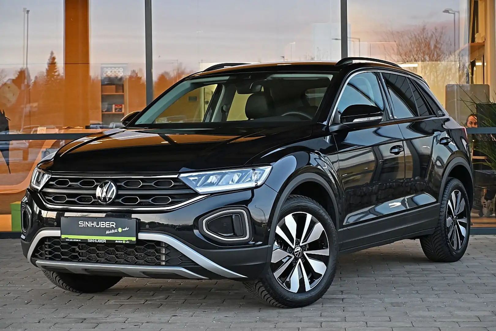 Volkswagen T-Roc 1,0 TSI Life ACC, Navi, LED, Spurhalte, Totwink... Schwarz - 1