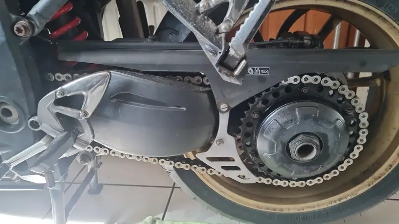 Triumph Sprint ST - foto 4