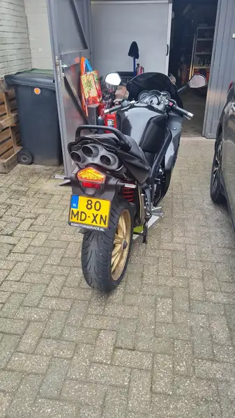 Triumph Sprint ST - foto 5