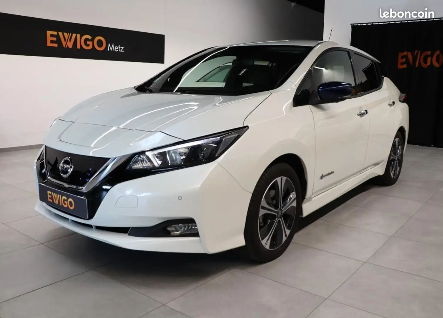Nissan Leaf ELECTRIC 150 122PPM 40KWH AVEC-BATTERIE N-CONNECTA Weiß - 1