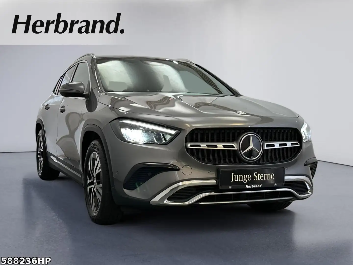 Mercedes-Benz GLA 200 Progressive  AHK LED Kamera 18"LM SHZ .. Grau - 2