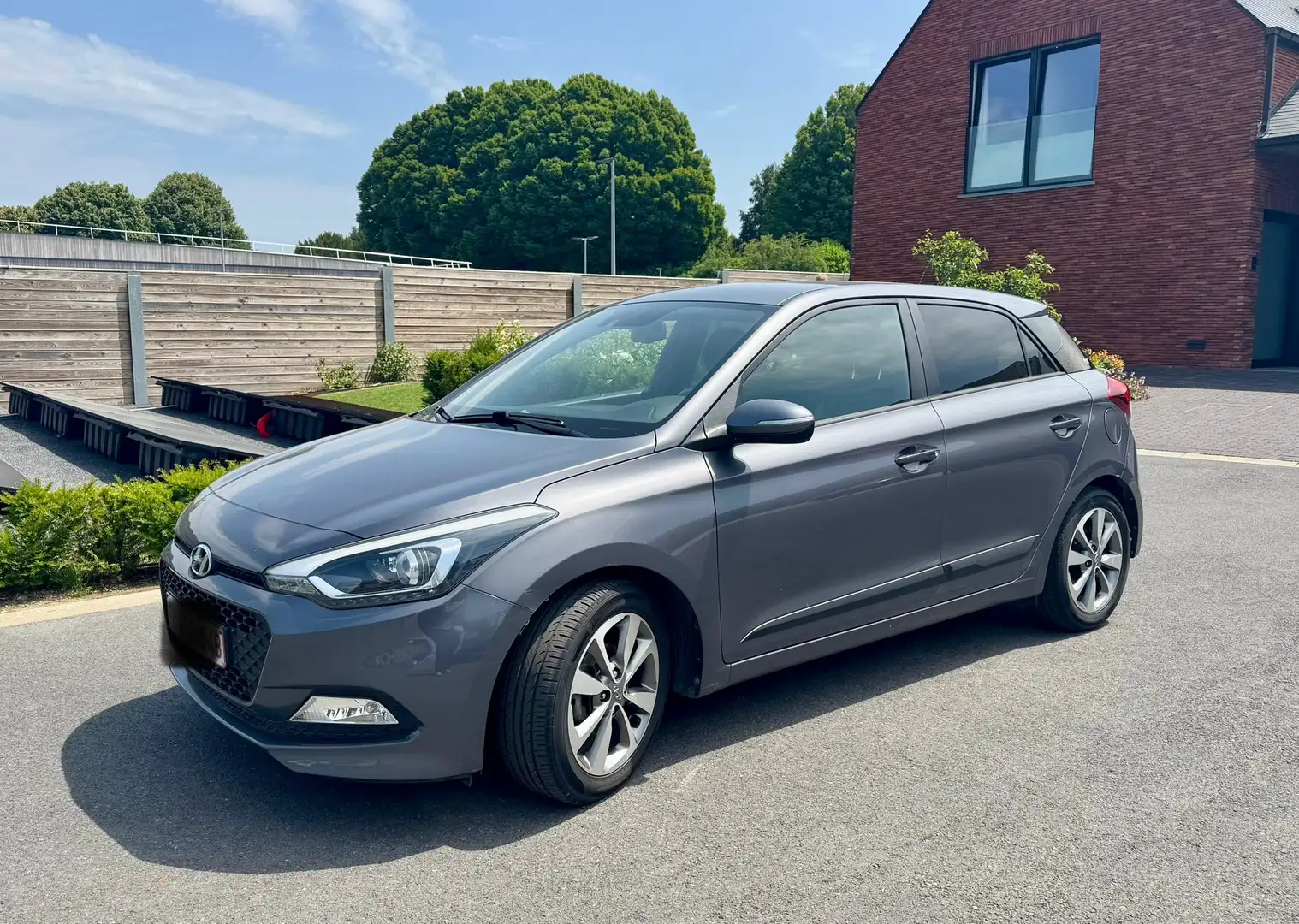 Hyundai i20 i20 1.2i Twist Special Edition Play Grey - 1