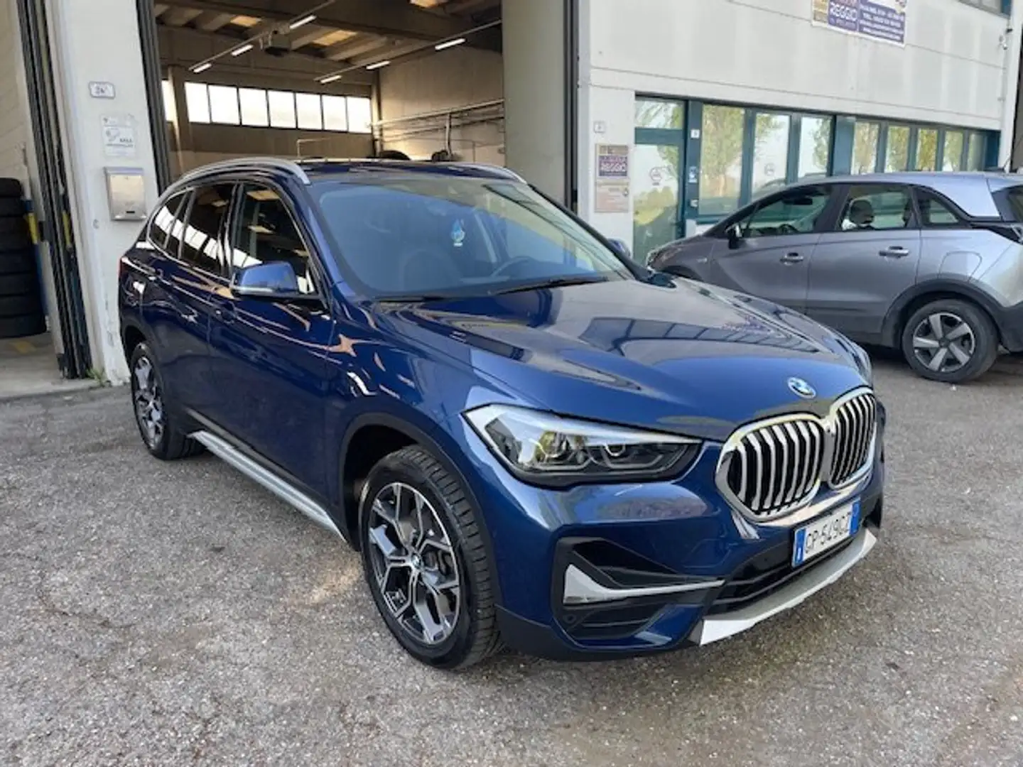 BMW X1 X1 sdrive18d xLine auto+ TETTO Azul - 2