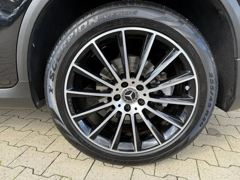 Mercedes-Benz G