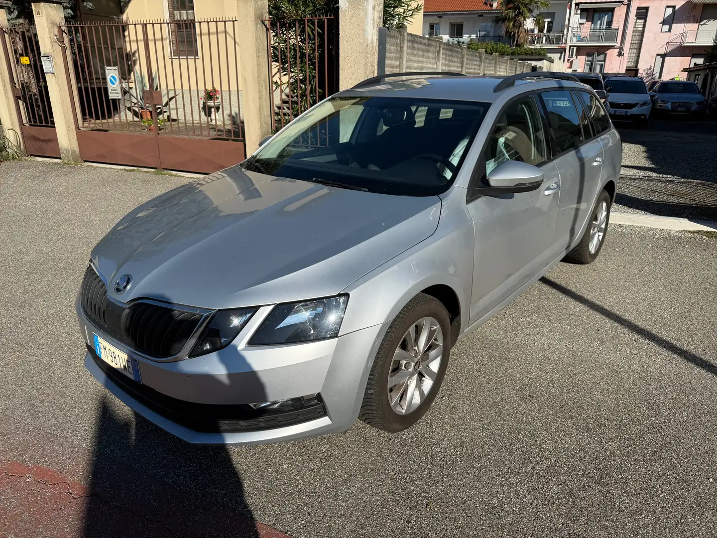 Skoda Octavia Octavia Wagon 1.6 tdi Executive 115cv Grigio - 1