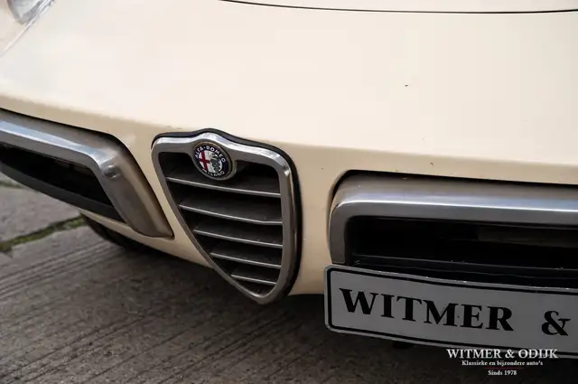 Alfa Romeo Spider view 20