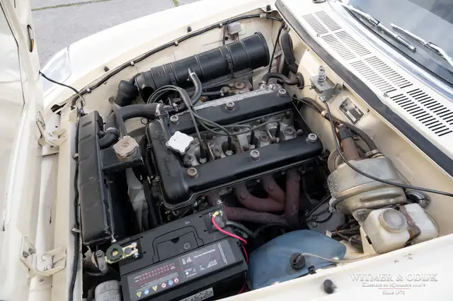 Alfa Romeo Spider view 23